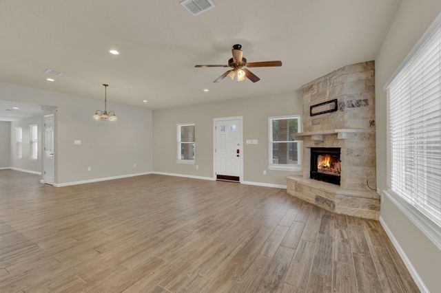 1452 Lakeview DR, Canyon Lake, TX 78133