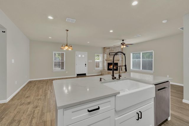 1452 Lakeview DR, Canyon Lake, TX 78133