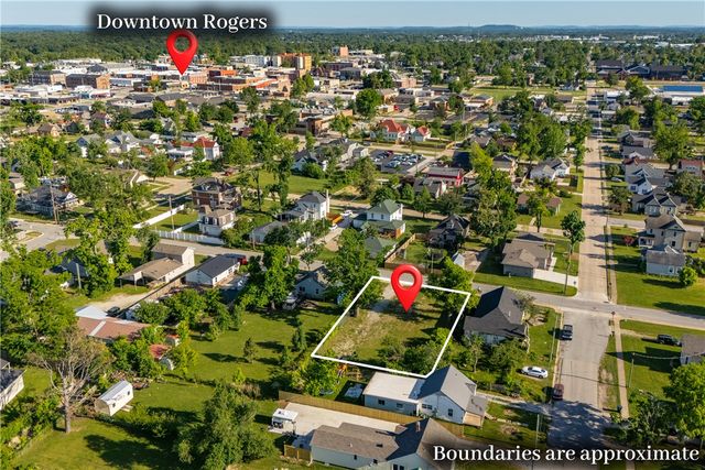419 W Persimmon Street, Rogers, AR 72756