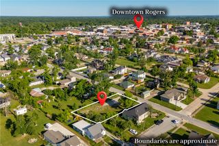 419 W Persimmon Street, Rogers, AR 72756