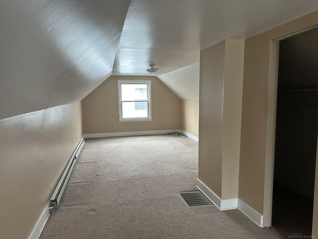 22812 ALMOND Avenue, Eastpointe, MI 48021