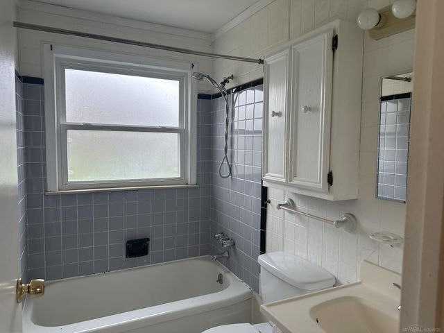 22812 ALMOND Avenue, Eastpointe, MI 48021