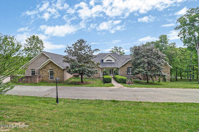 310 Old Stagecoach Place, Crossville, TN 38571