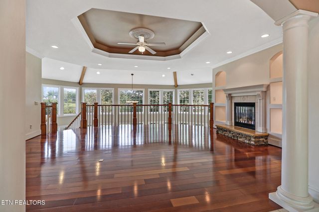 310 Old Stagecoach Place, Crossville, TN 38571