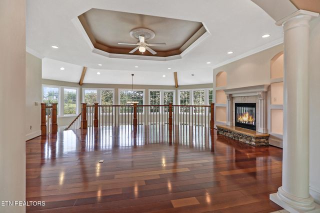 310 Old Stagecoach Place, Crossville, TN 38571