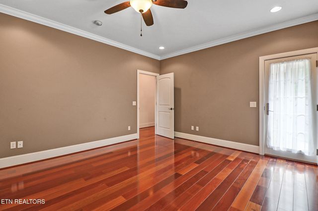 310 Old Stagecoach Place, Crossville, TN 38571