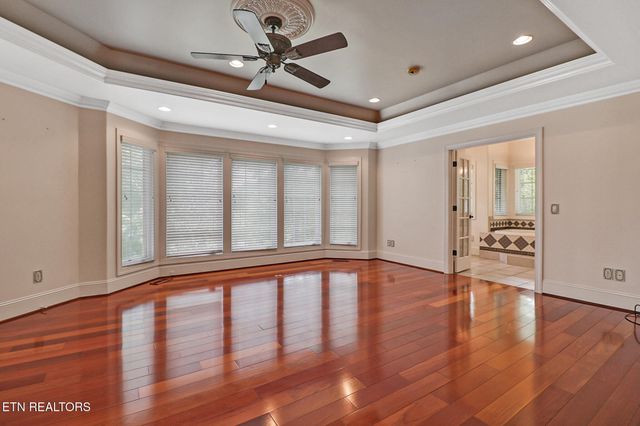 310 Old Stagecoach Place, Crossville, TN 38571