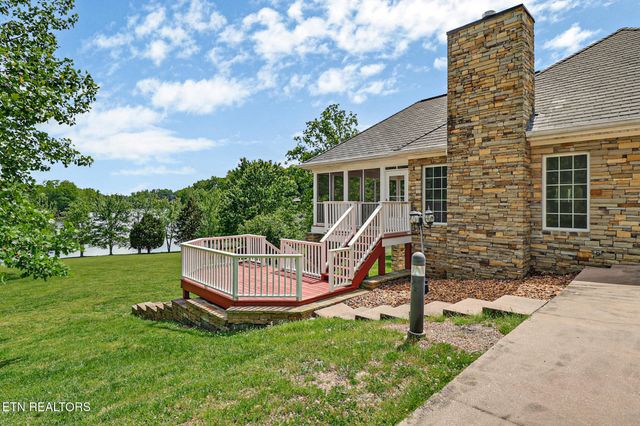 310 Old Stagecoach Place, Crossville, TN 38571