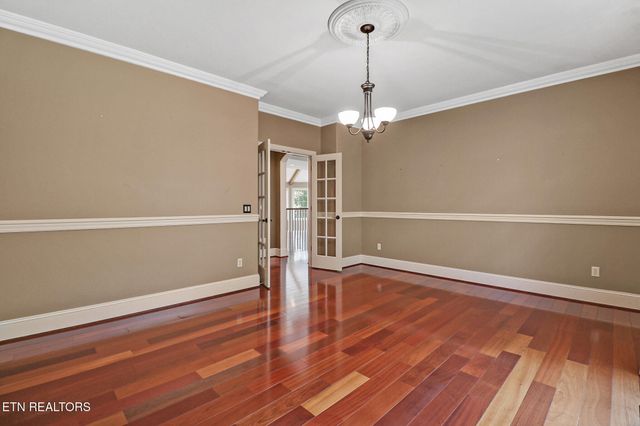 310 Old Stagecoach Place, Crossville, TN 38571