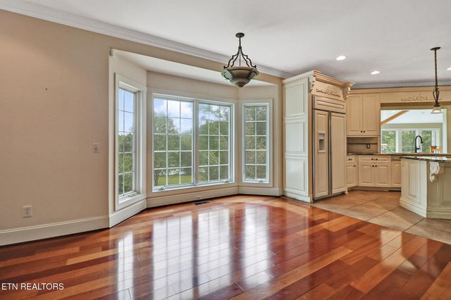 310 Old Stagecoach Place, Crossville, TN 38571