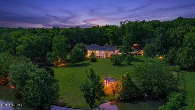 310 Old Stagecoach Place, Crossville, TN 38571