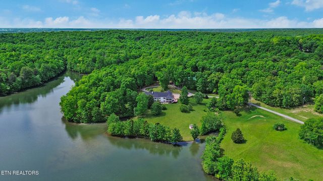310 Old Stagecoach Place, Crossville, TN 38571