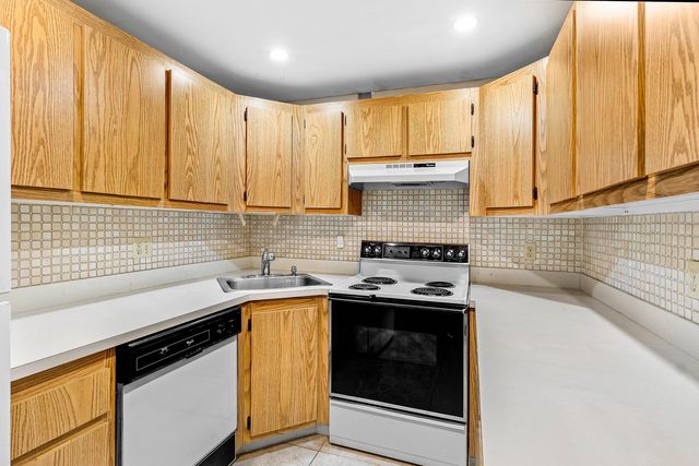 826 Sky Pine Way D1, Greenacres, FL 33415