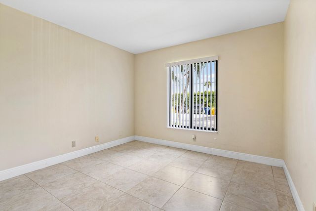 826 Sky Pine Way D1, Greenacres, FL 33415