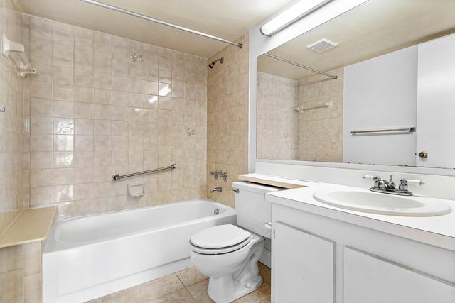 826 Sky Pine Way D1, Greenacres, FL 33415