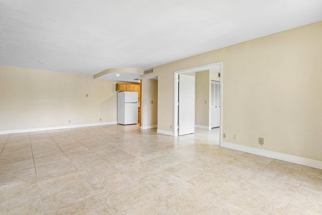 826 Sky Pine Way D1, Greenacres, FL 33415