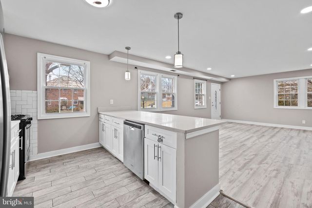 5810 LONGFELLOW ST, Riverdale, MD 20737