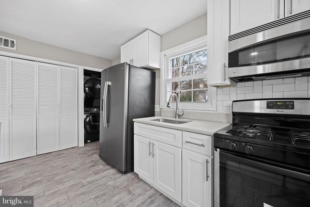 5810 LONGFELLOW ST, Riverdale, MD 20737