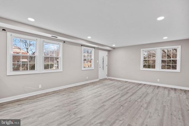 5810 LONGFELLOW ST, Riverdale, MD 20737