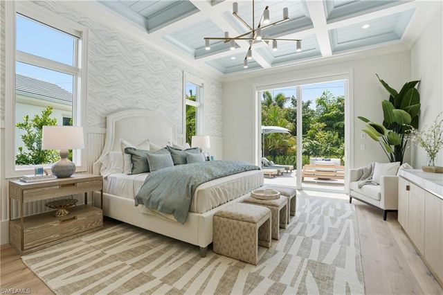 626 Fountainhead LN, Naples, FL 34103