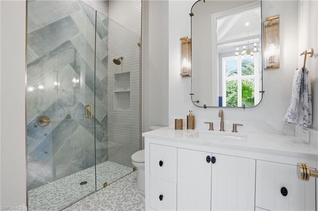 626 Fountainhead LN, Naples, FL 34103