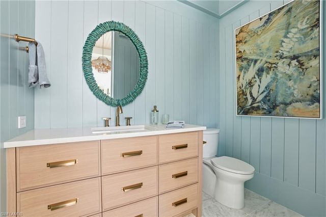 626 Fountainhead LN, Naples, FL 34103