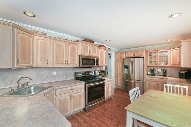 103 Ranch Lane, Levittown, NY 11756