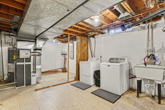 8485 Forrest Drive, Canton, MI 48187