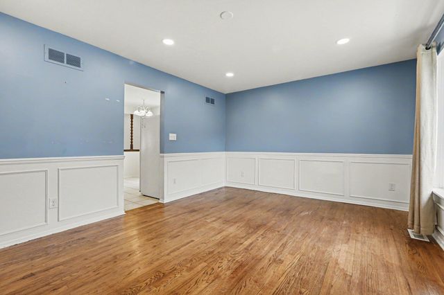 8485 Forrest Drive, Canton, MI 48187