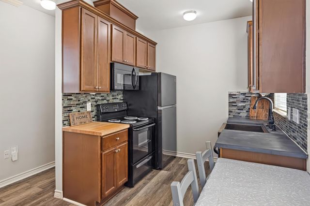 5017 Avenue K, Galveston, TX 77551