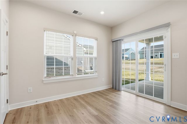 11325 Vulcan Ln, Chester, VA 23831