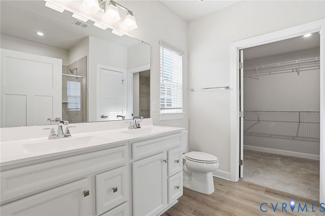 11325 Vulcan Ln, Chester, VA 23831