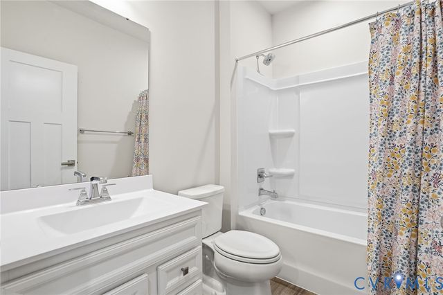 11325 Vulcan Ln, Chester, VA 23831