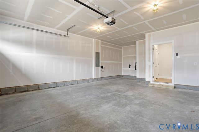 11325 Vulcan Ln, Chester, VA 23831