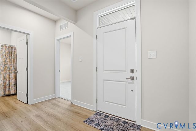 11325 Vulcan Ln, Chester, VA 23831