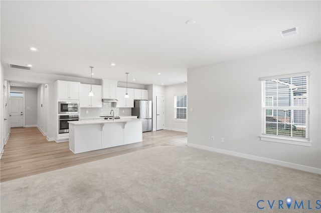 11325 Vulcan Ln, Chester, VA 23831