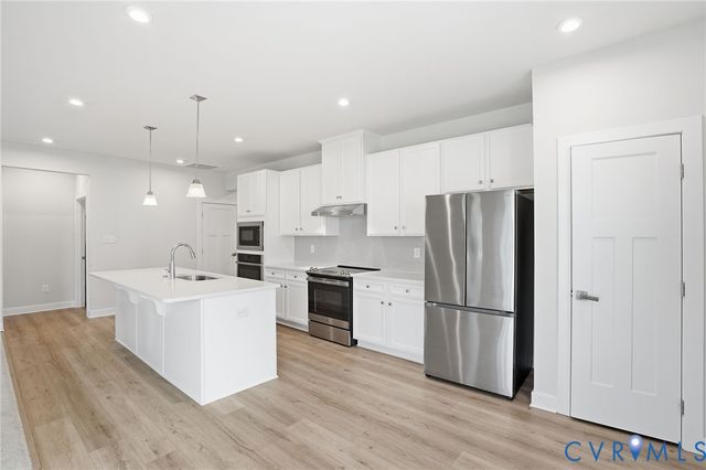 11325 Vulcan Ln, Chester, VA 23831