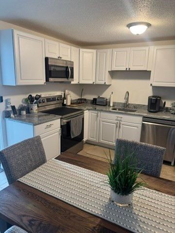56 Edgeworth St 22, Worcester, MA 01605