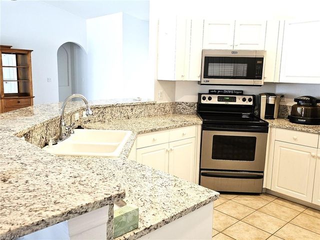 1811 Savona PKWY W, Cape Coral, FL 33914