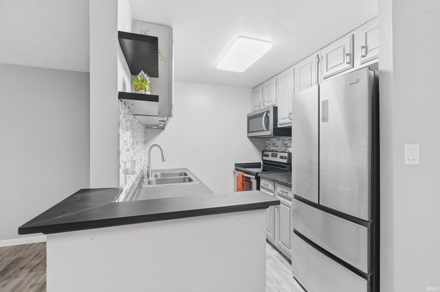 2927 Westbrook Dr Apt B417, Fort Wayne, IN 46805