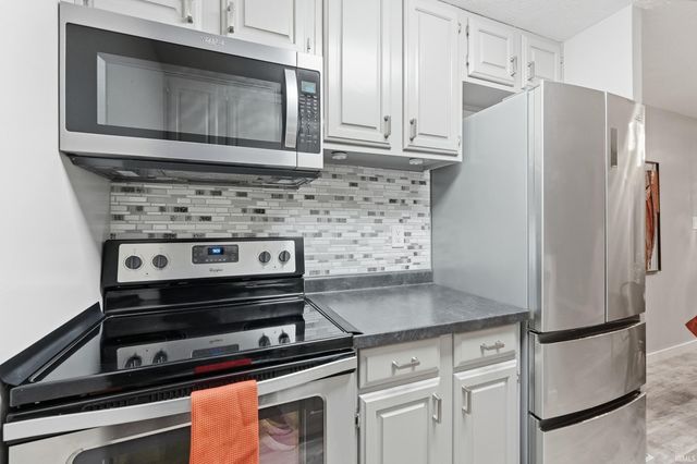 2927 Westbrook Dr Apt B417, Fort Wayne, IN 46805