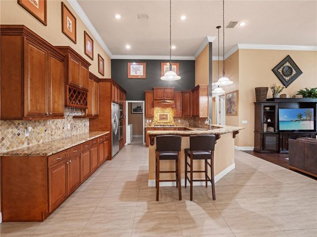 5021 WESLEY DRIVE, Tampa, FL 33647