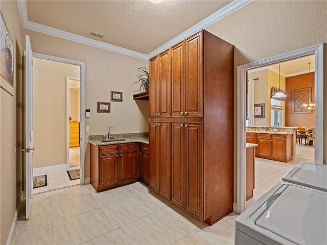 5021 WESLEY DRIVE, Tampa, FL 33647