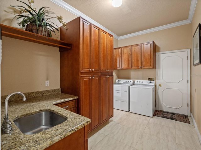 5021 WESLEY DRIVE, Tampa, FL 33647