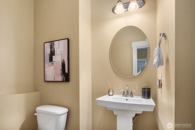 364 NE Darby Lane, Issaquah, WA 98029