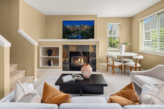 364 NE Darby Lane, Issaquah, WA 98029