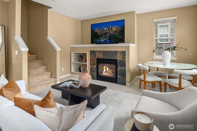 364 NE Darby Lane, Issaquah, WA 98029
