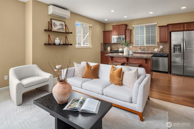 364 NE Darby Lane, Issaquah, WA 98029