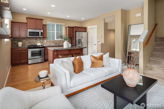364 NE Darby Lane, Issaquah, WA 98029