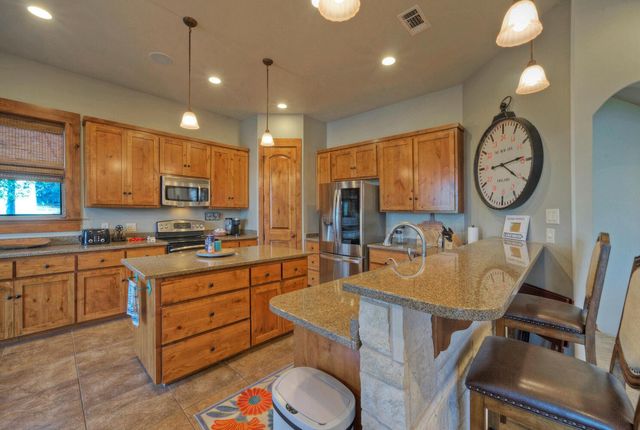 4834 Travis Oaks DR, Marble Falls, TX 78654